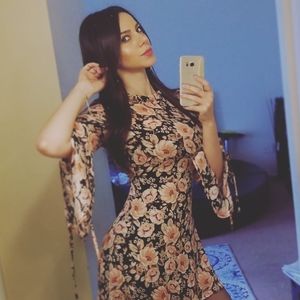 Meet your Posher, Dana